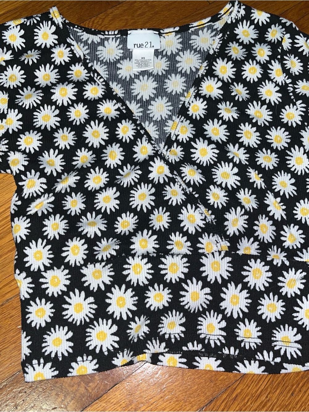 rue21 Black & White Daisy Print Crop Top with Yellow Centers